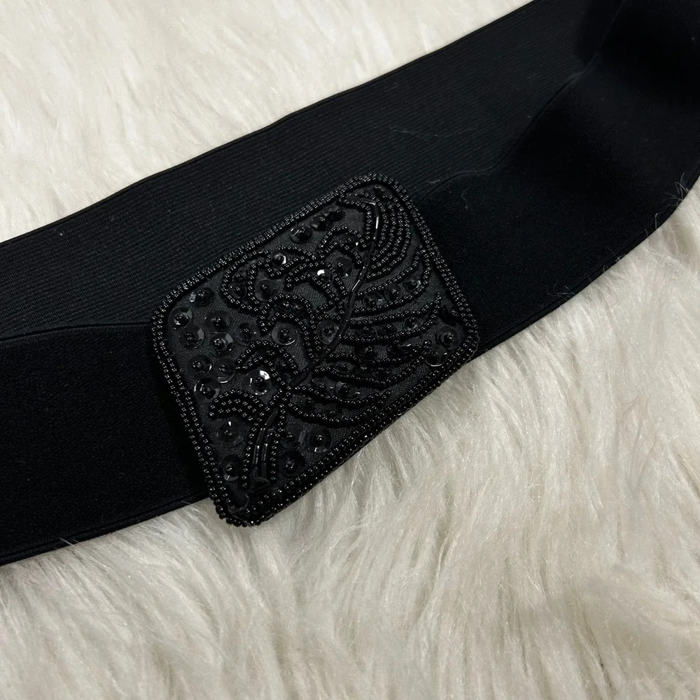 N/A striking black